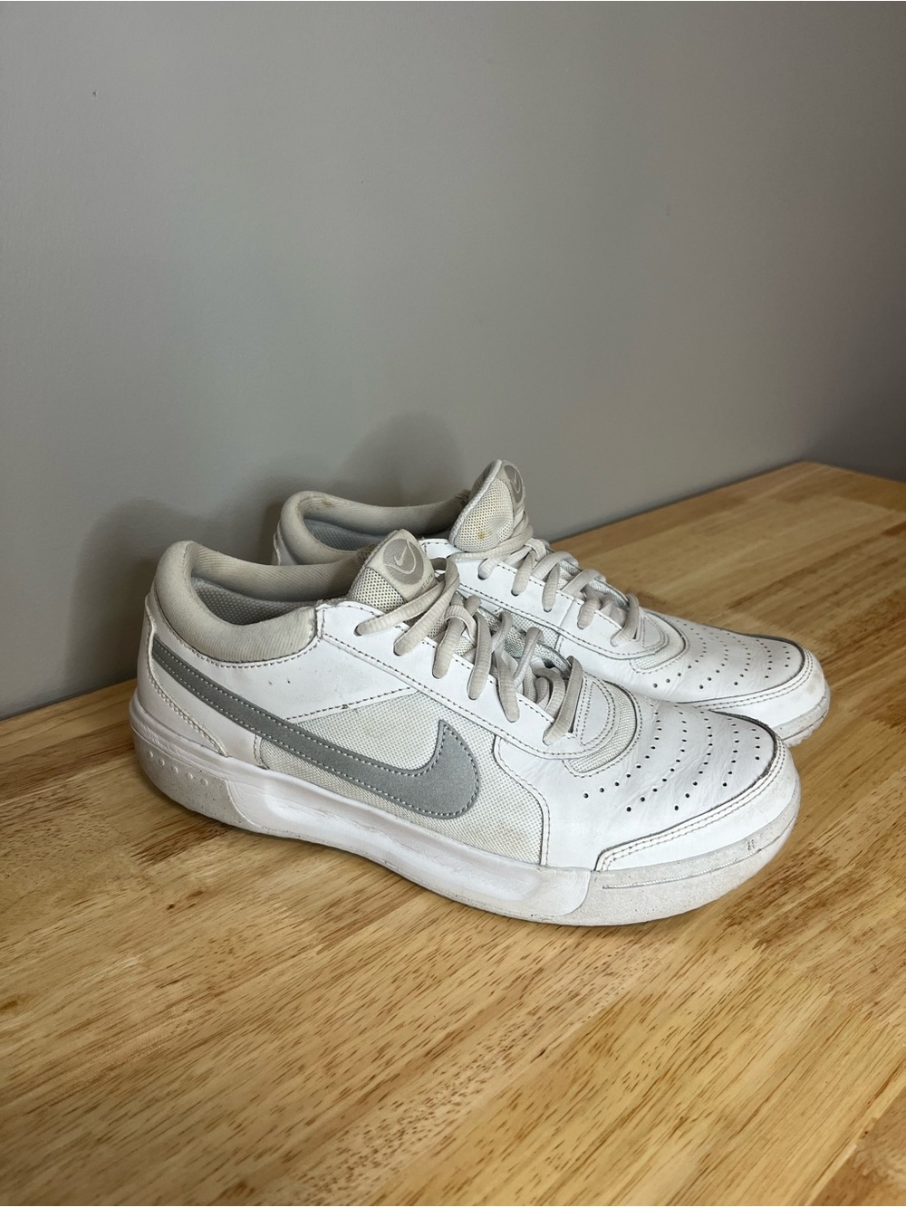 Nike White and Black Interior Label Low-Top Sneaker